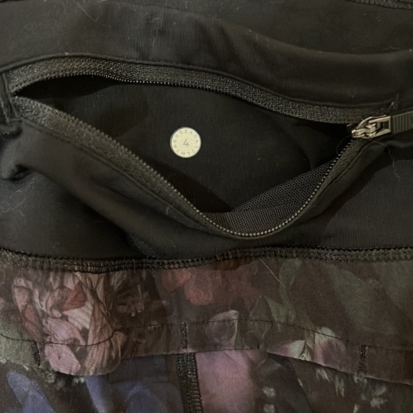 Lulu Lemon shorts size 4. - Picture 4 of 4